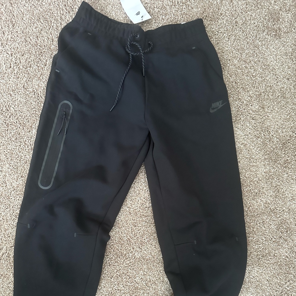 Nike tech joggers
